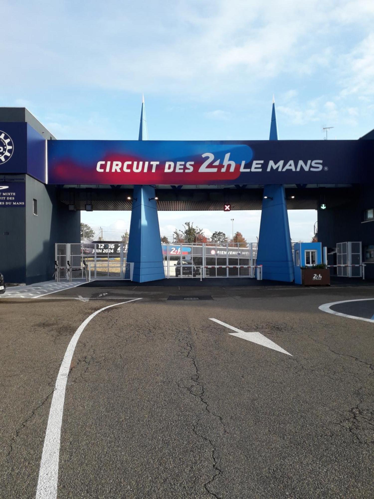 Proximite Circuit 24 Heures Le Mans Zewnętrze zdjęcie